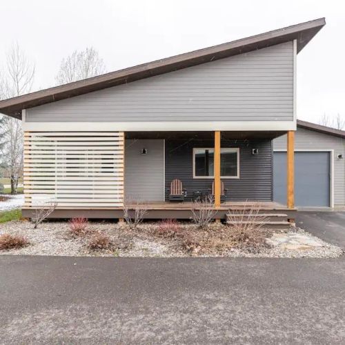 This lovely mountain modern home is the perfect basecamp for your next trip to Teton Valley.