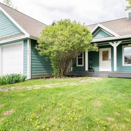 Make this well-appointed family home your home base for your next vacation.