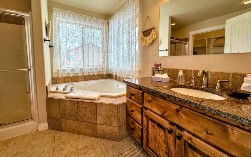 2e182db8 7ee0 4d62 a086 02e7b53c1d8c 0c4d51b4