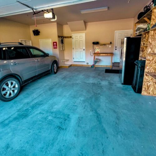 Keep your vehicle and gear dry using the available garage stall! (The owners keep a vehicle parked in one of the garage stalls.)