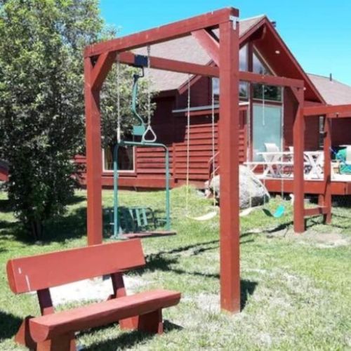 Relax outdoors in the hammock, on a bench, or at the picnic table.