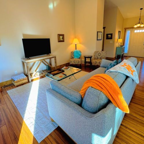 After a day of skiing, hiking, or other outdoor adventuring, relax in front of the smart TV and access your preferred streaming service.