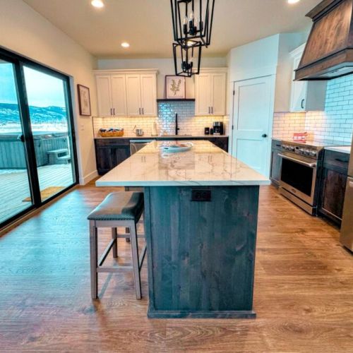 Stay in and make a meal using this well-appointed kitchen.