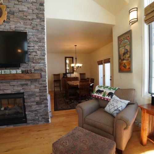 To the right of the great room you will find a perfect dining room to host your family meals.