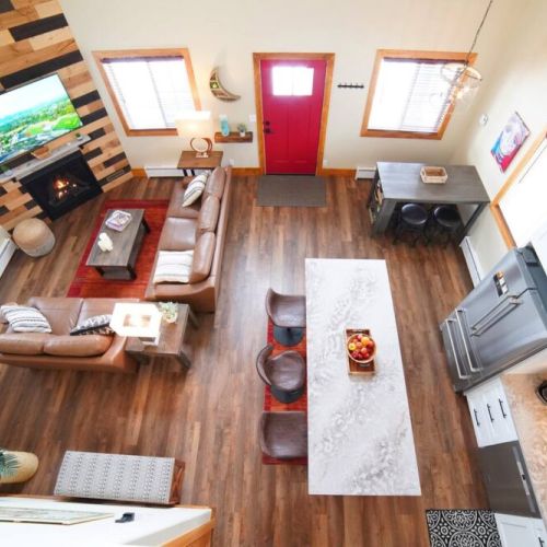 Enjoy your time in Teton Valley staying in this beautiful home, with a wonderful open layout to enjoy the company of friends and family.