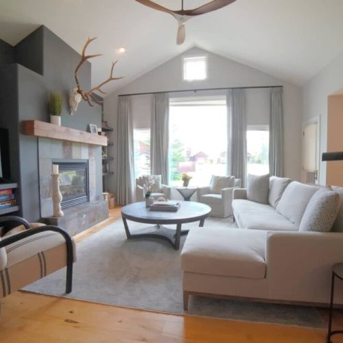 Enjoy your time in Teton Valley staying in this beautiful home, with a wonderful open layout to enjoy the company of friends and family.