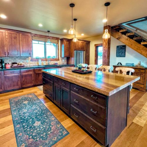 Stay in and make a meal using this well-appointed kitchen!