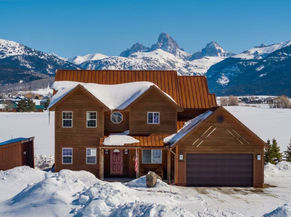 Perfect 3 peak view of the Tetons — can you imagine sitting on the deck or in the hot tub with this view!