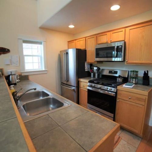 Well appointed kitchen with everything you need to create those family meals.