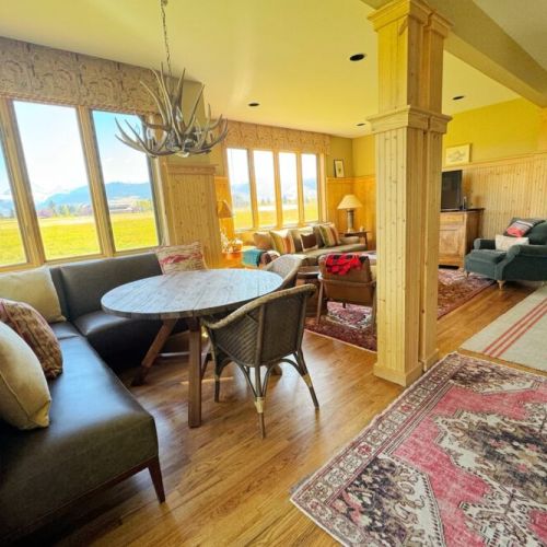 With a group-friendly open layout, this home provides the ideal space to unwind and recharge during your time in Teton Valley.