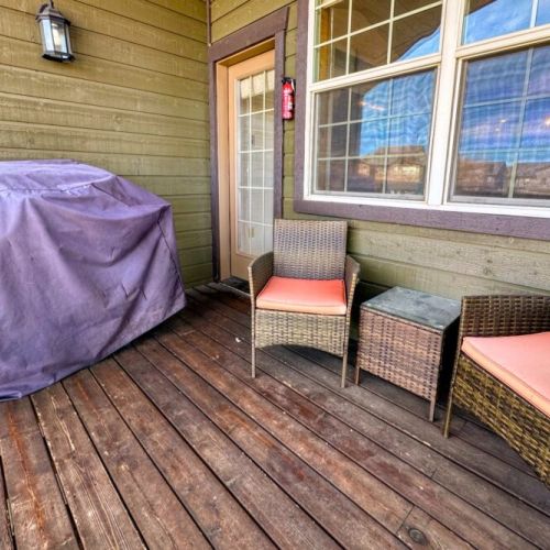 Make use of the propane grill or enjoy your morning coffee out on the balcony!