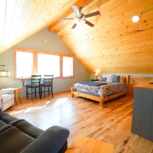 This studio is the ideal homebase for your next great vacation!