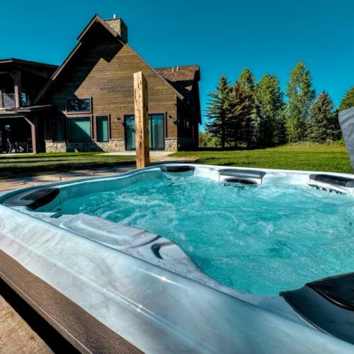 Luxuriate in the hot tub after a day on the trails or ski hill!