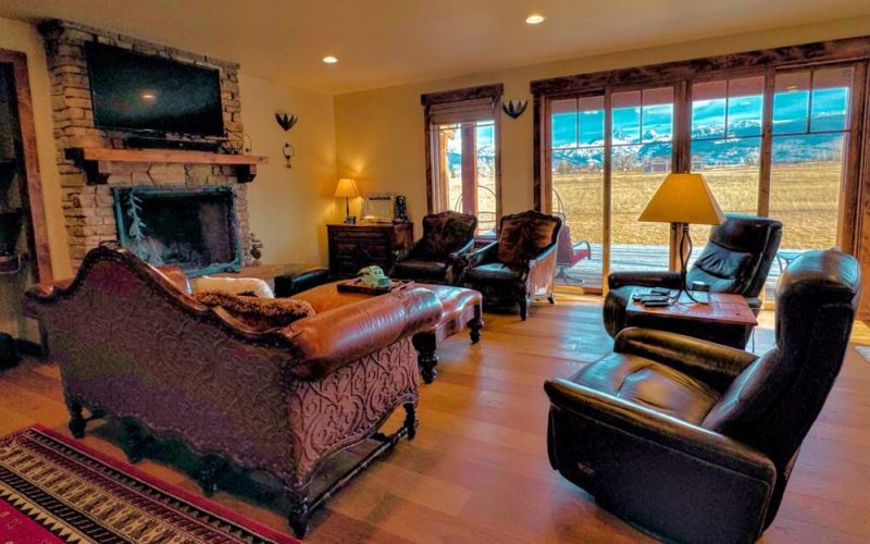 5e9eedd5 4e78 4c5e a131 9b136767e5a3 64e8301b