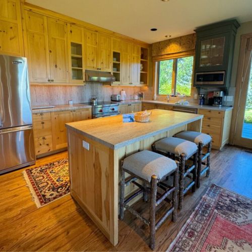 Stay in and make a meal using this well-appointed kitchen!