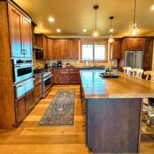 Stay in and make a meal using this well-appointed kitchen!