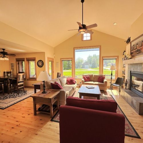 With a group-friendly open layout, this home provides the ideal space to unwind and recharge during your time in Teton Valley.