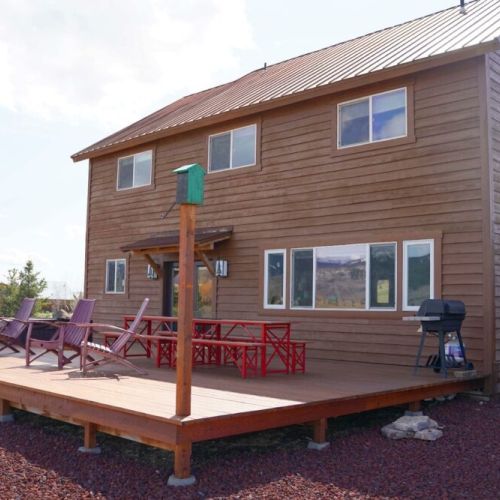 Summer or winter this deck will make your vacation memorable!