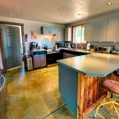 Enjoy a night eating in using this well-appointed kitchen!