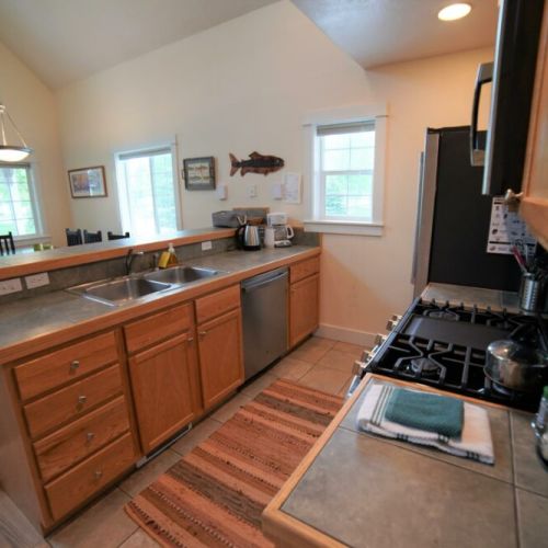 Well appointed kitchen with everything you need to create those family meals.