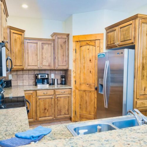 Enjoy a night eating in using this well-appointed kitchen!