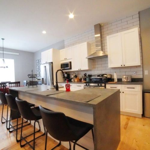 Enjoy a night eating in using this well-appointed kitchen!