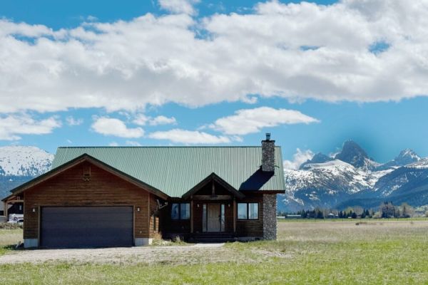 Airy Family Home w/Breathtaking Teton Views