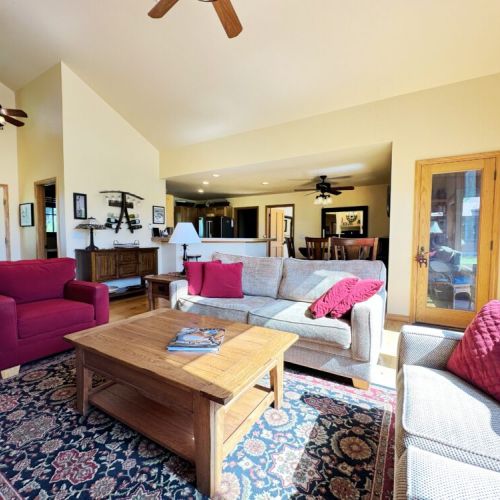 Enjoy your time in Teton Valley staying in this beautiful home, with a wonderful open layout to enjoy the company of friends and family.