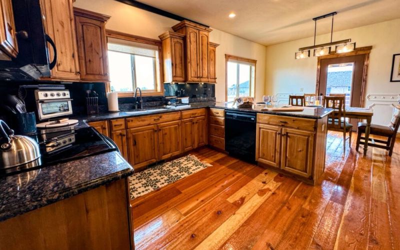 7e269894 95fe 4a8e b2e5 edb31af522ca b03779b6