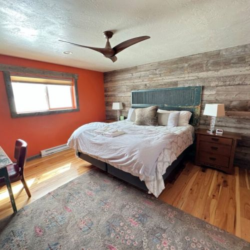 Master bedroom has a firm king size bed with an en suite bathroom.