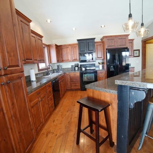 Enjoy a night eating in using this well-appointed kitchen!