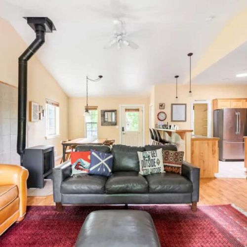 With a group-friendly open layout, this home provides the ideal space to unwind and recharge during your time in Teton Valley.