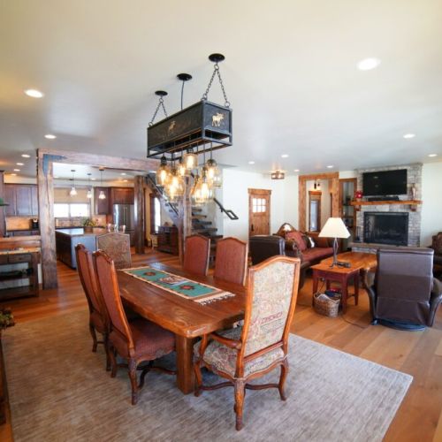 With a group-friendly open layout, this home provides the ideal space to unwind and recharge during your time in Teton Valley.