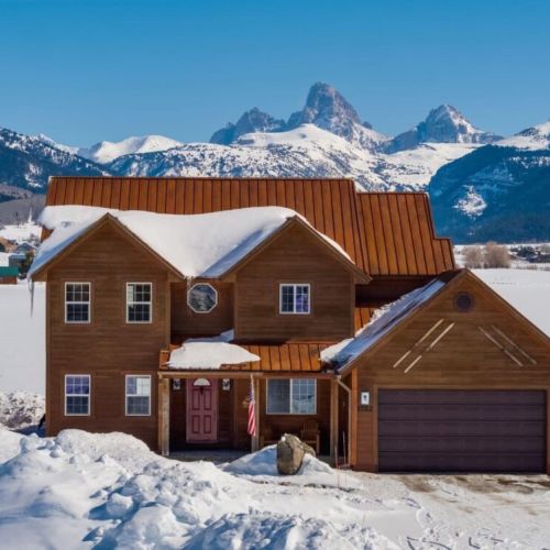 Perfect 3 peak view of the Tetons — can you imagine sitting on the deck or in the hot tub with this view!
