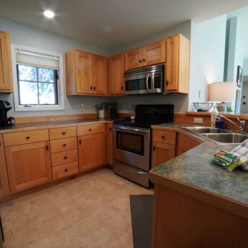 Enjoy a night eating in using this well-appointed kitchen!