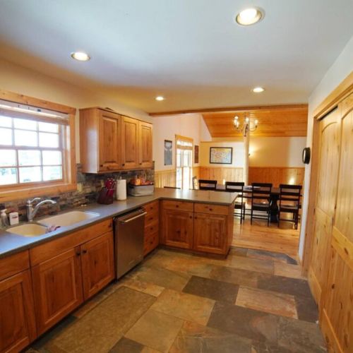 Enjoy a night eating in using this well-appointed kitchen!