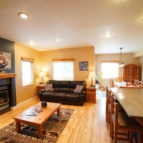 Enjoy your time in Teton Valley staying in this beautiful townhome — the perfect basecamp for any group!