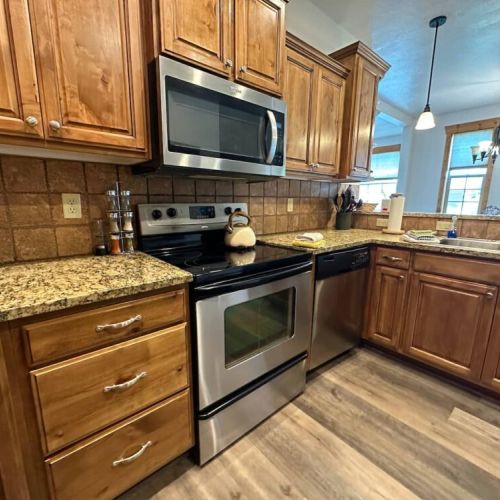This kitchen has everything you'd need to prepare a full dinner for family or friends.