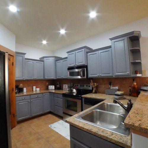 Enjoy a night eating in using this well-appointed kitchen!