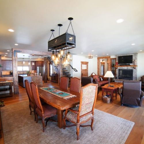 With a group-friendly open layout, this home provides the ideal space to unwind and recharge during your time in Teton Valley.