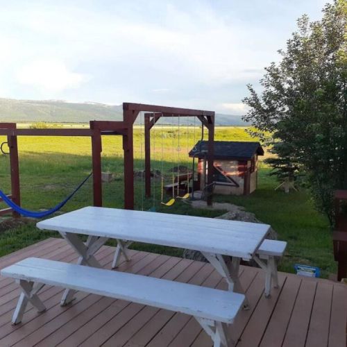 Relax outdoors in the hammock, on a bench, or at the picnic table.