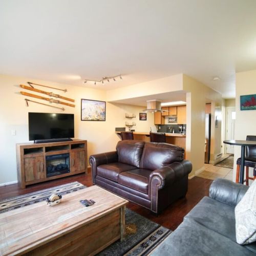 Kickback at the end of a day of skiing, hiking, or biking by relaxing in the cozy living room, complete with brand-new furniture. Use the Roku to enjoy your preferred streaming services.