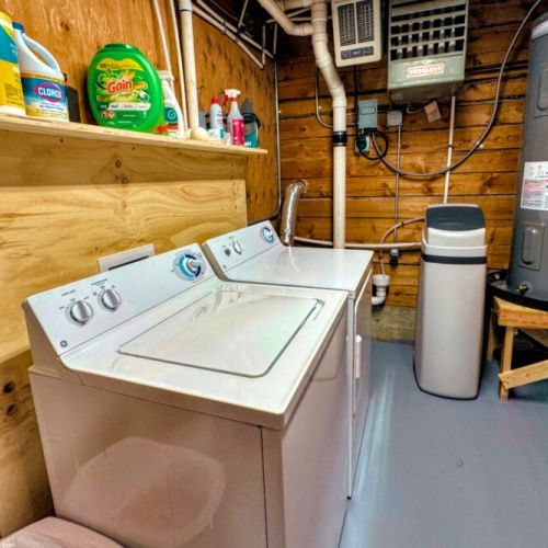 The loft apartment even has its own washer and dryer!