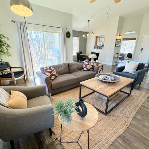 Enjoy your time in Teton Valley staying in this cozy family home, with a wonderful open layout to enjoy the company of friends and family.