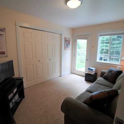 Bonus room has a pull-out queen bed.