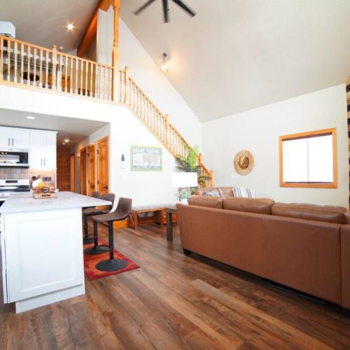 With a group-friendly open layout, this home provides the ideal space to unwind and recharge during your time in Teton Valley.
